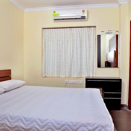 French Avenue Hotel Mahe Buitenkant foto
