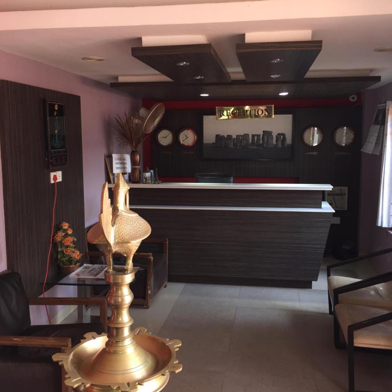 French Avenue Hotel Mahe Buitenkant foto