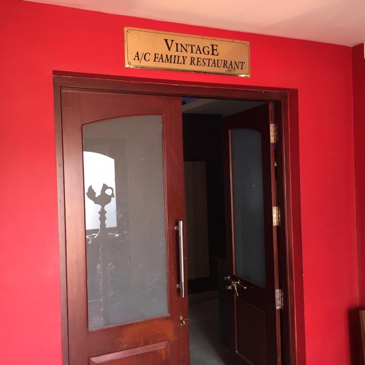 French Avenue Hotel Mahe Buitenkant foto