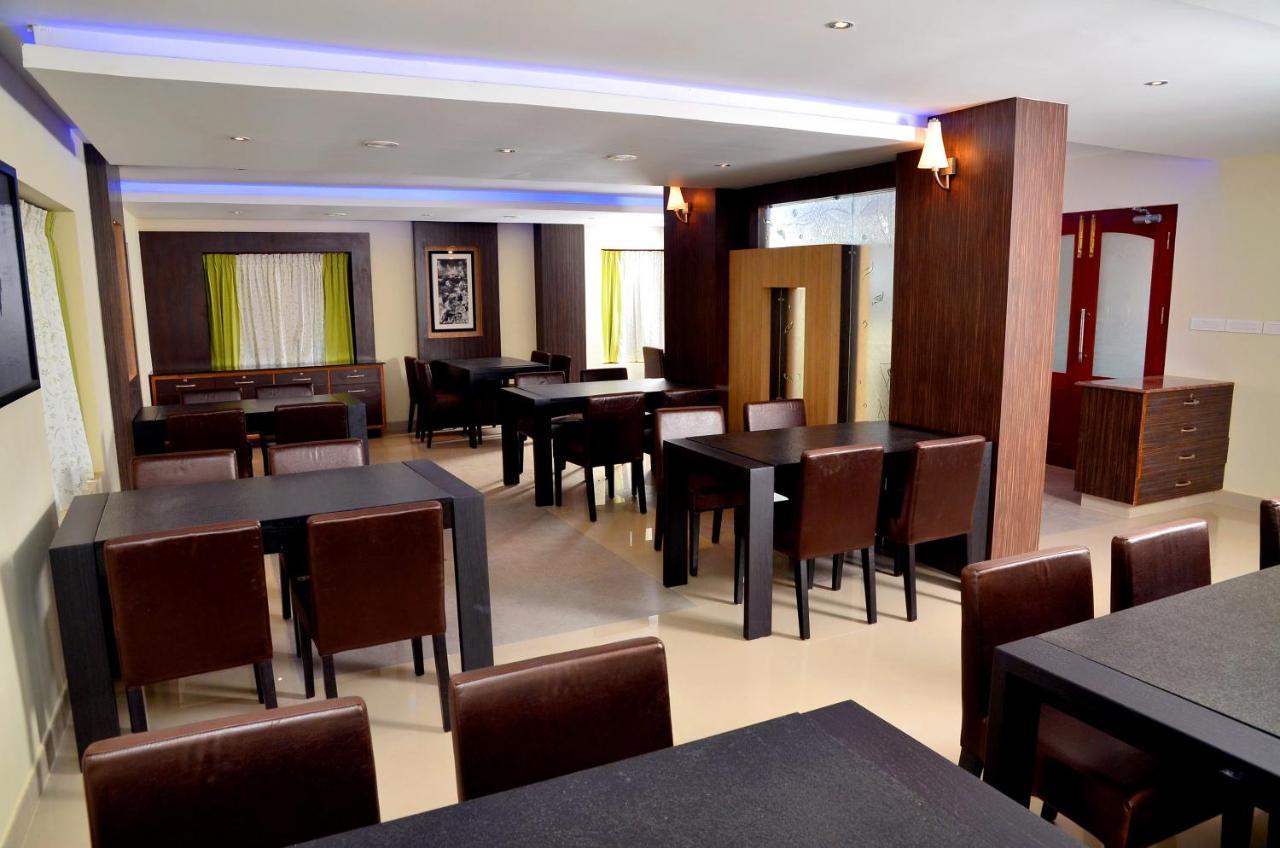 French Avenue Hotel Mahe Buitenkant foto