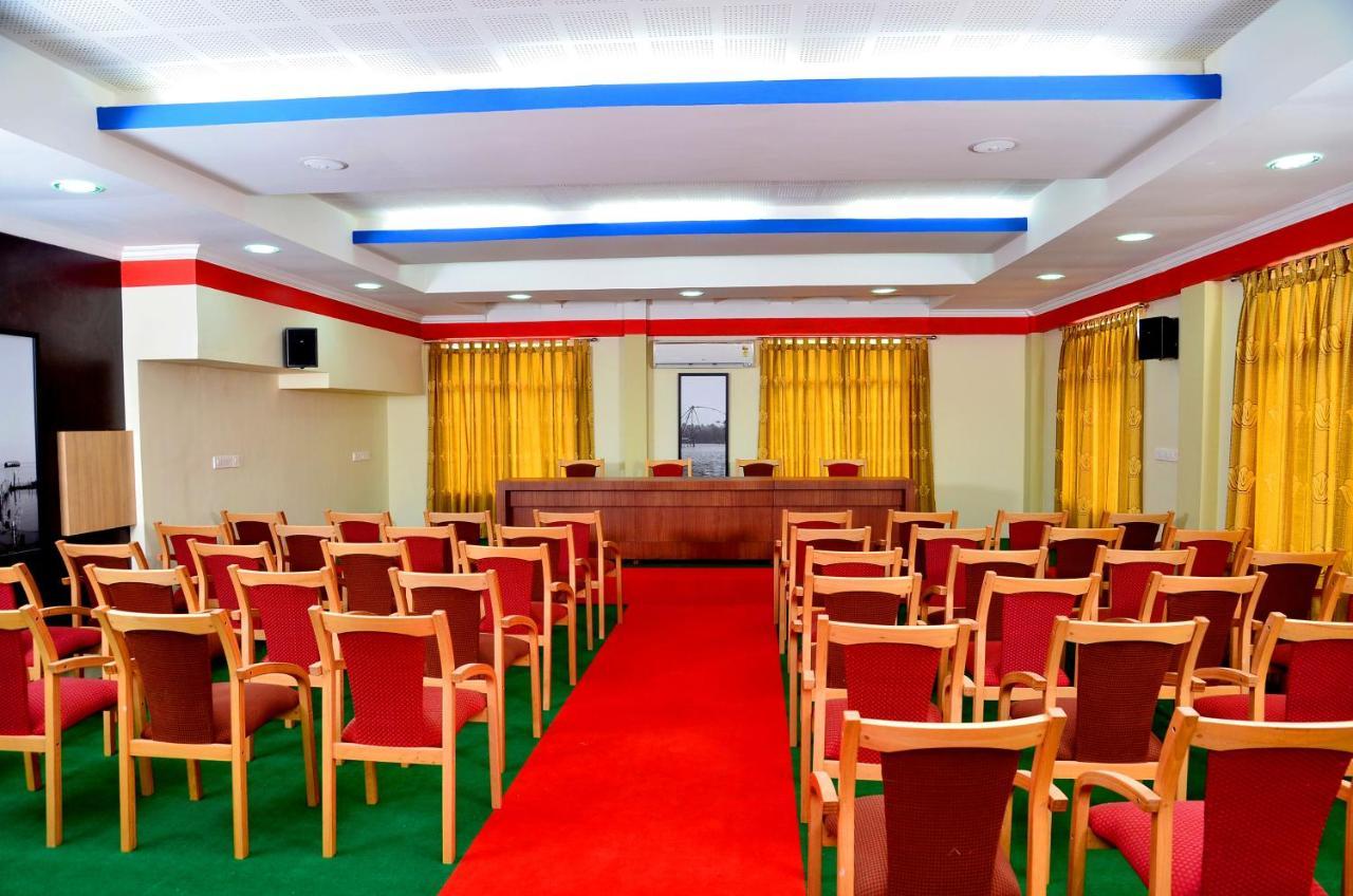 French Avenue Hotel Mahe Buitenkant foto