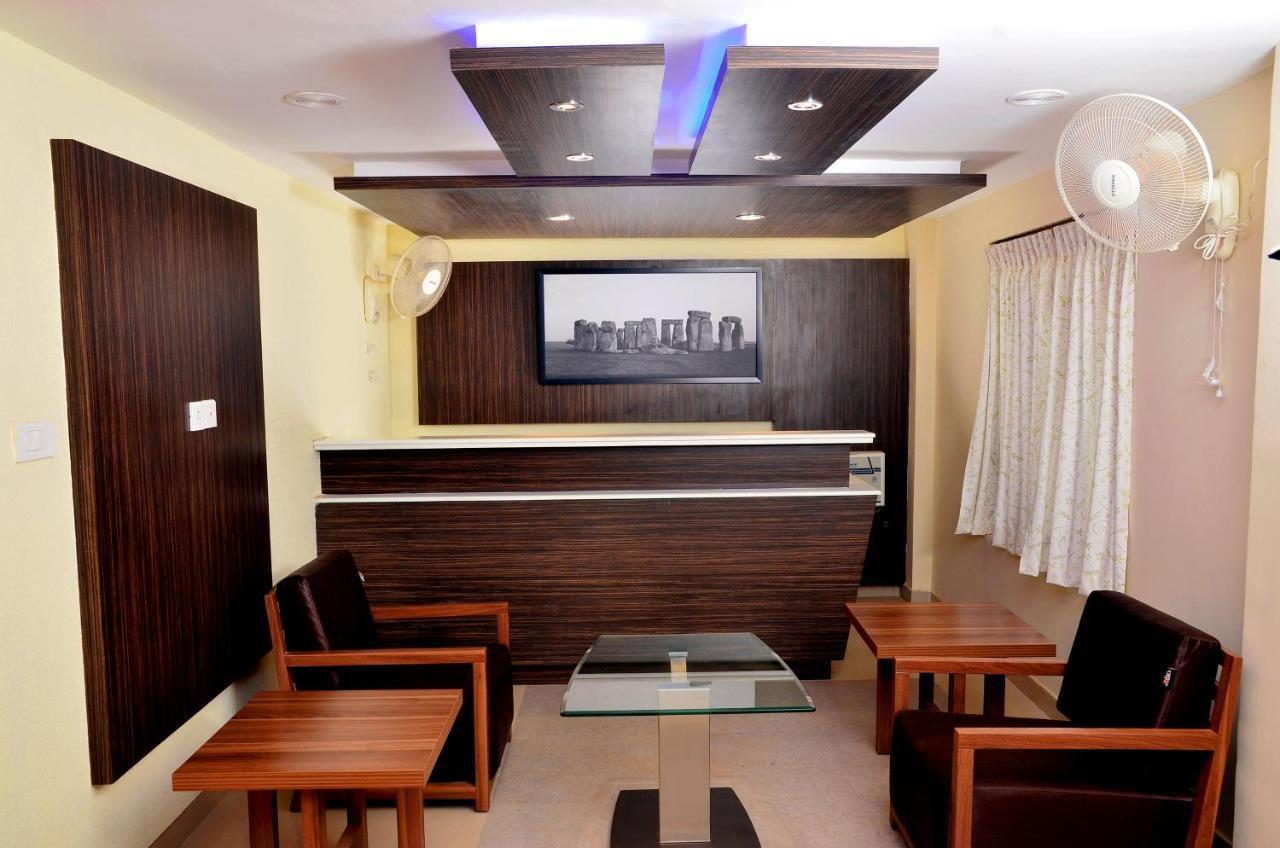French Avenue Hotel Mahe Buitenkant foto