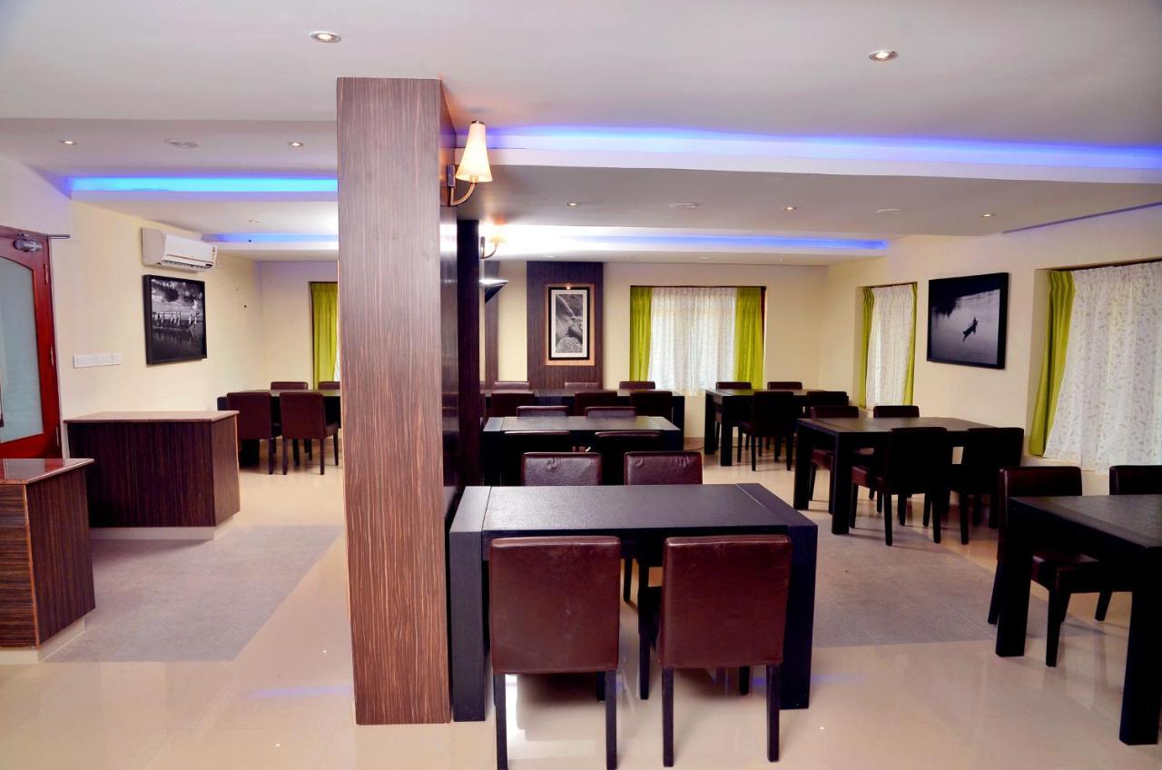 French Avenue Hotel Mahe Buitenkant foto