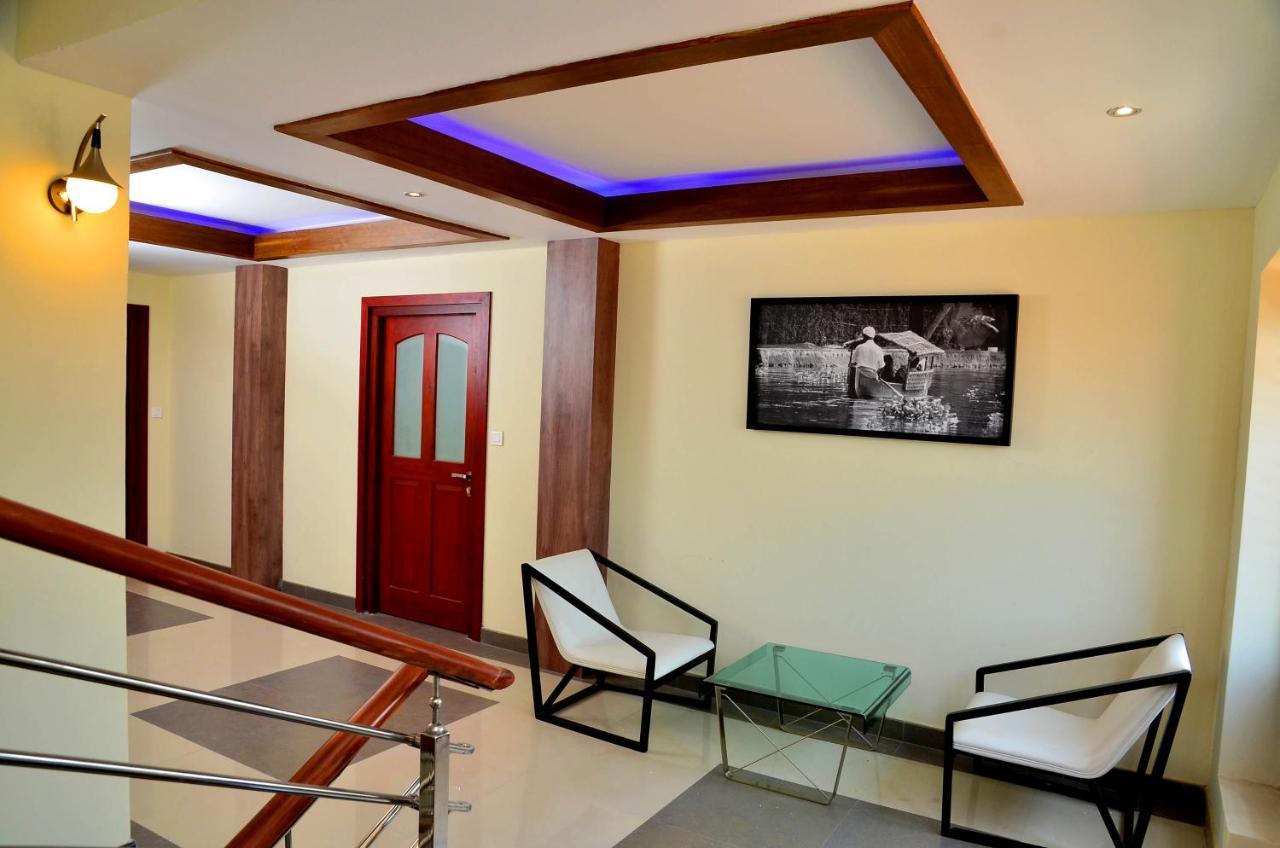 French Avenue Hotel Mahe Buitenkant foto